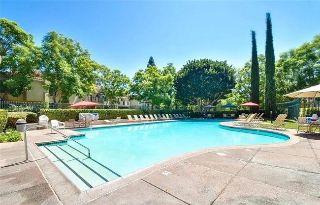 Building Photo - 6 Sandpiper Ln