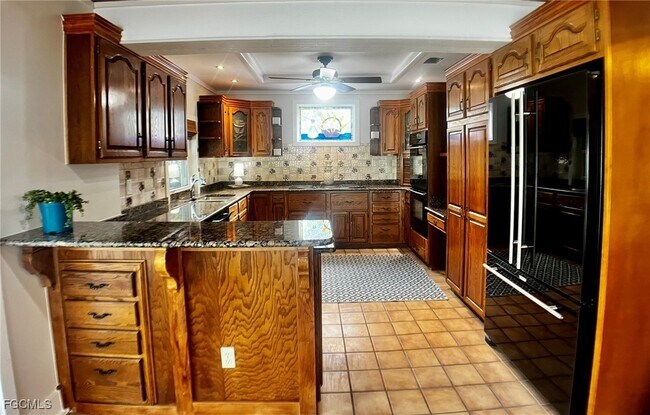 Building Photo - 1263 Caloosa Dr