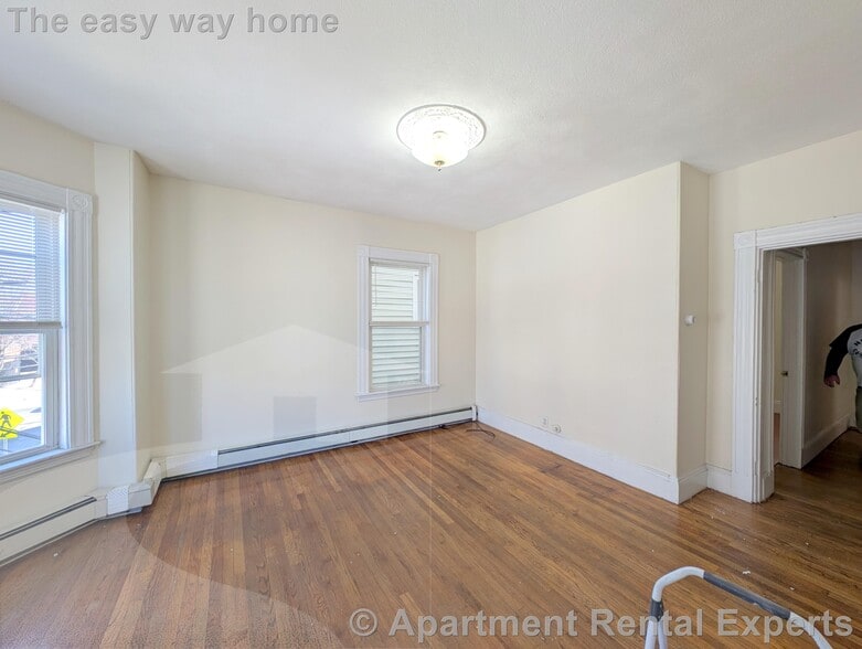 Building Photo - 392 Washington St