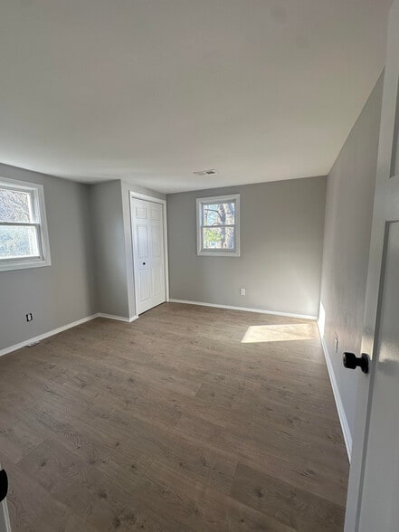 Building Photo - 612 E High St