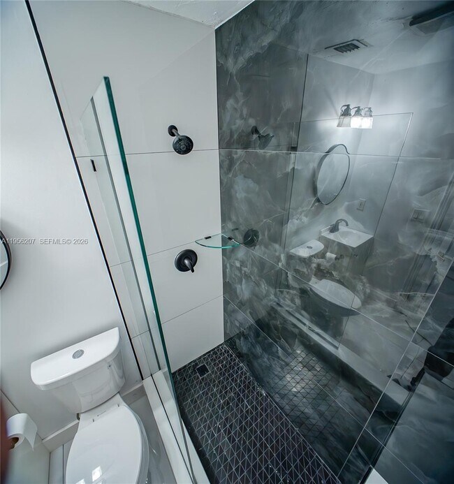 Building Photo - 1500 NW 3rd Ave