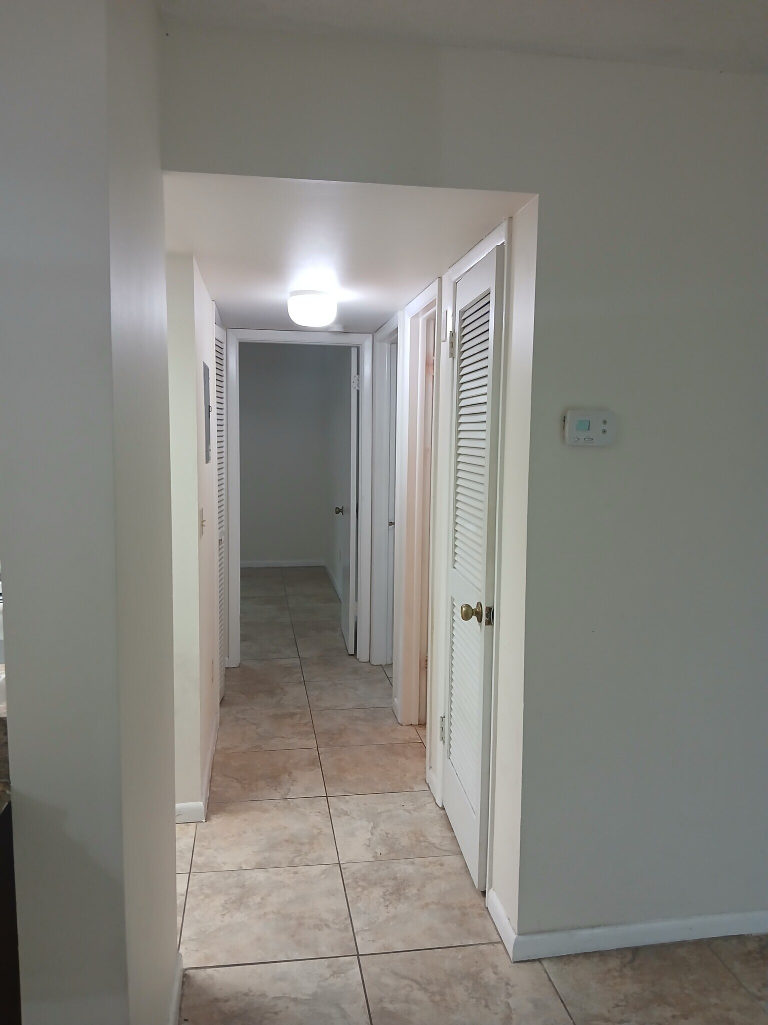 Building Photo - 4810 S Dauphin Ave