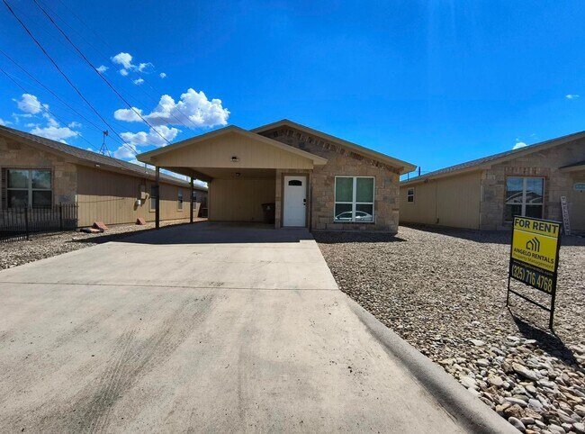 Primary Photo - Beautiful 3 Bed, 2 Bath Home – Fully Renov...