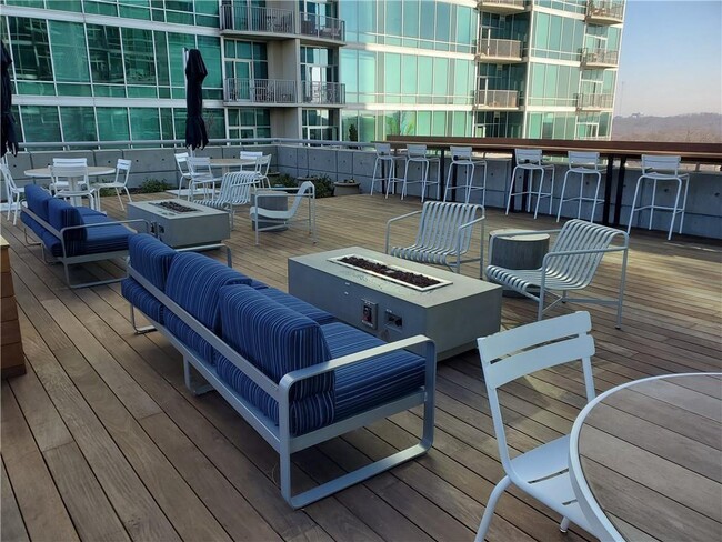 Building Photo - 943 Peachtree St NE