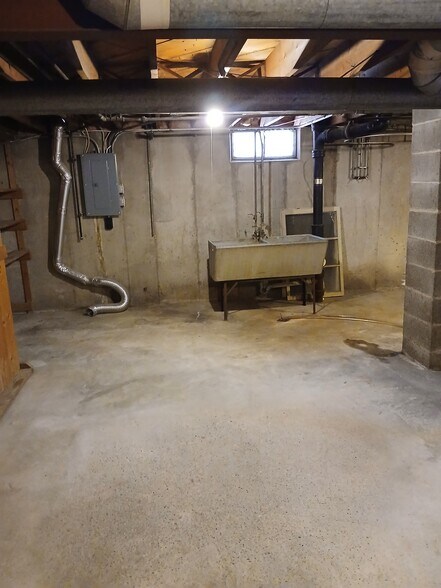 Laundry hookups in private basement - 3709 60th Pl