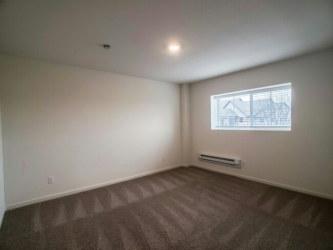 Building Photo - 8688 Larkspur Ln