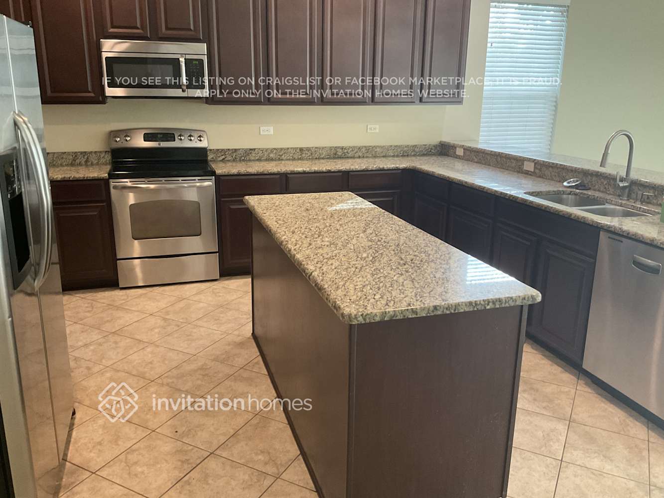 Building Photo - 1110 Bassano Way