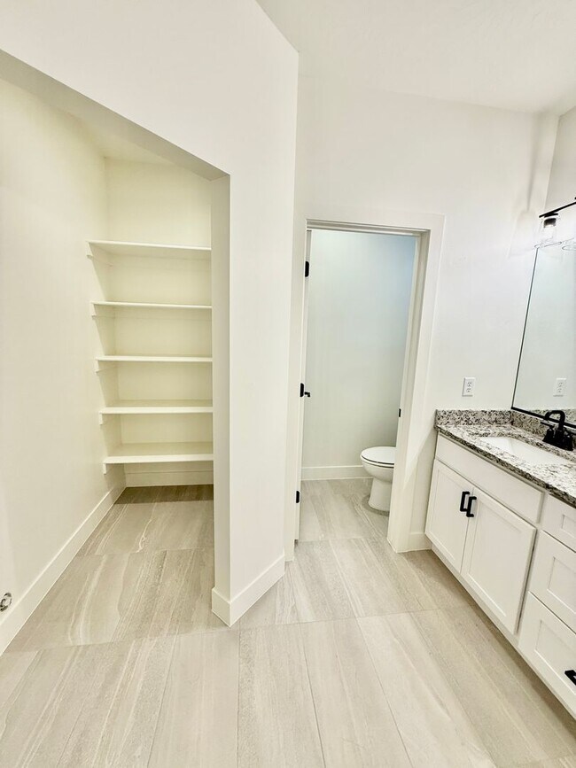 Building Photo - Adorable 3-BR Home In The Heart of Washington