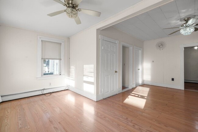 Building Photo - 25 Salem St