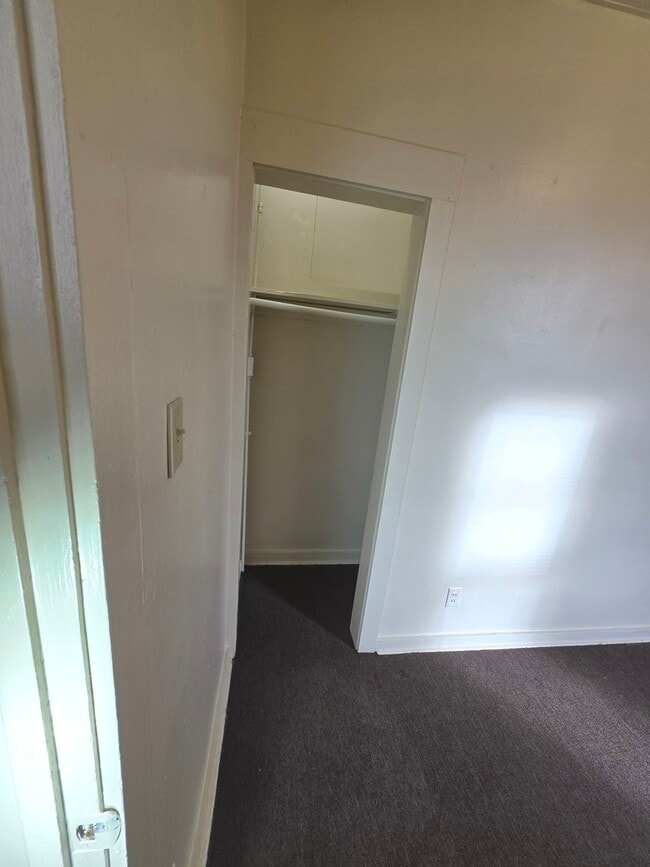 Building Photo - 6529 S Kimbark Ave