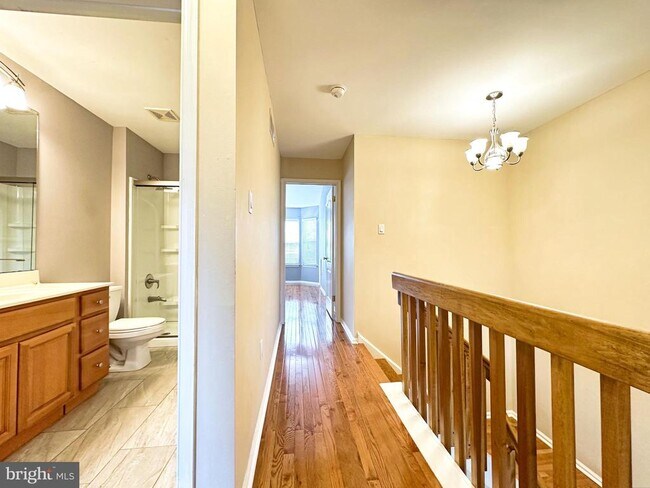 Building Photo - 1702 Old Mill Ct