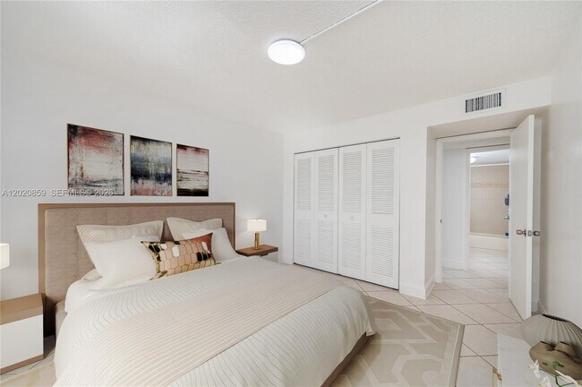 Building Photo - 14250 SW 62nd St