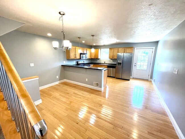 Building Photo - Modern 3-Bedroom 3-Bath  Home for Rent in Mt Washington, Pittsburgh, PA