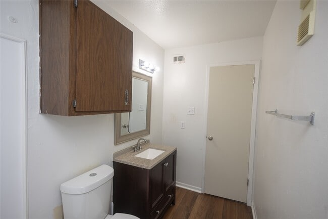 Building Photo - 8100 Cambridge St