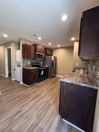 Building Photo - 517 Weaver St