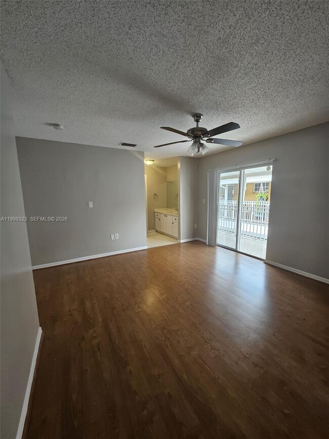 Building Photo - 2527 W 76th St
