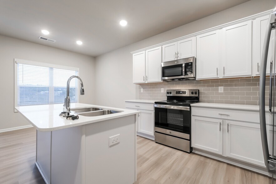 Building Photo - 3327 Alder Ct