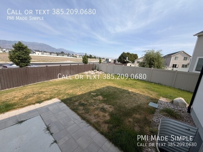 Building Photo - 3621 Sparrow Ln