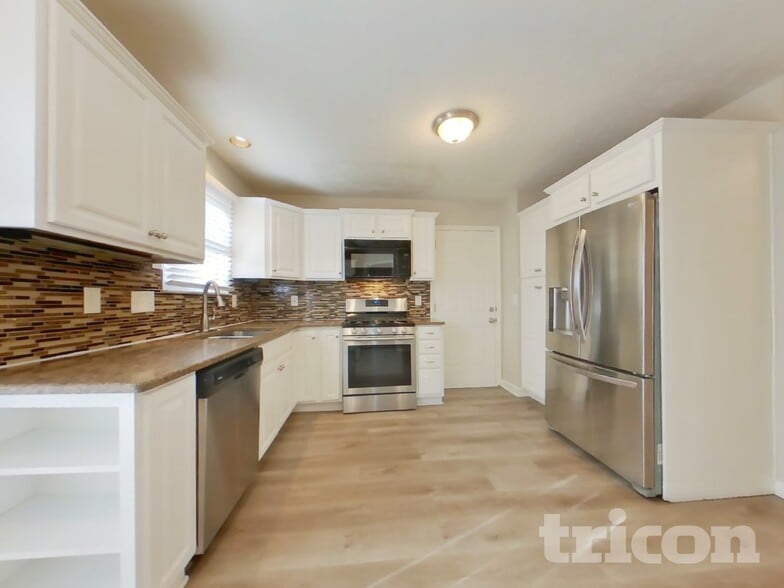 Building Photo - 2901 Westchester Ct