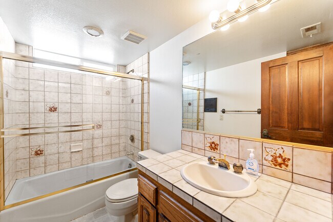 Building Photo - 1364 Weymouth Ln