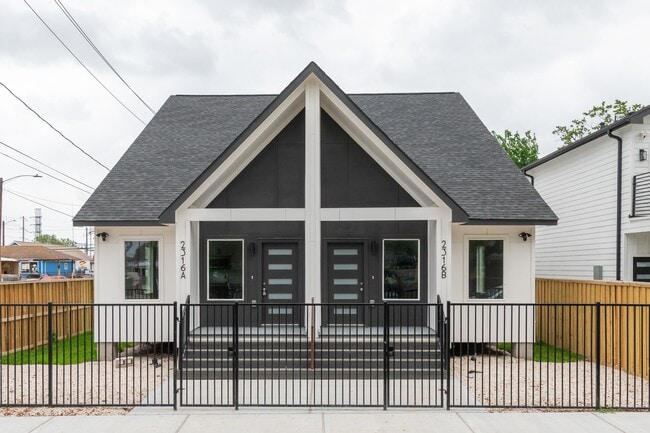 Building Photo - 2316 McKee St