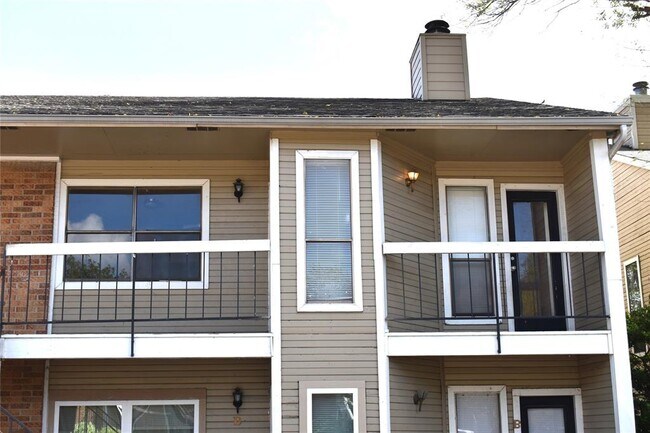Building Photo - 1907 West Loop