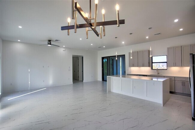 Building Photo - 9574 Salt Lake St