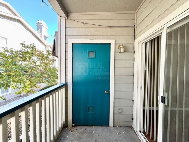 Building Photo - 8416 Pebble Creek Way