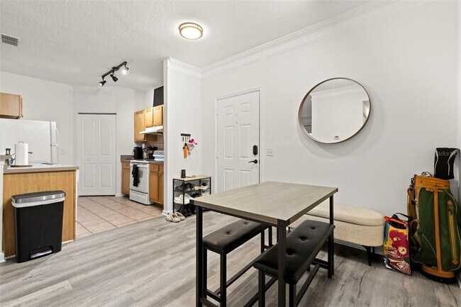 Building Photo - 4207 S Dale Mabry Hwy