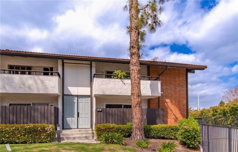 Building Photo - 31555 Lindero Canyon Rd