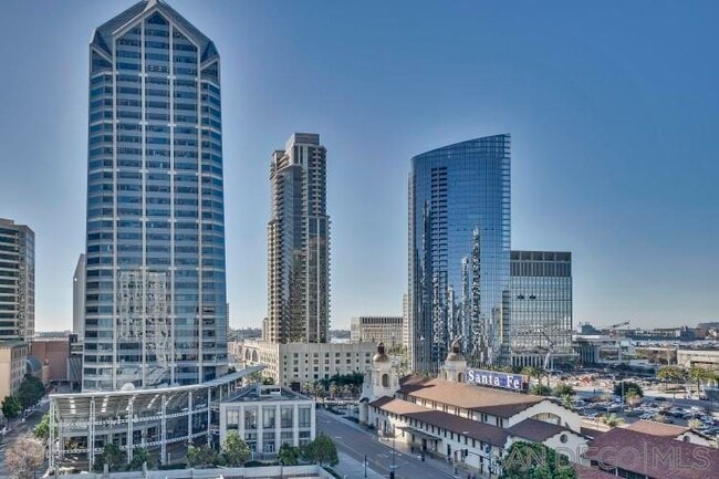 Building Photo - 1240 India St