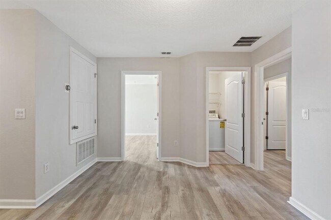 Building Photo - 1220 Priory Cir