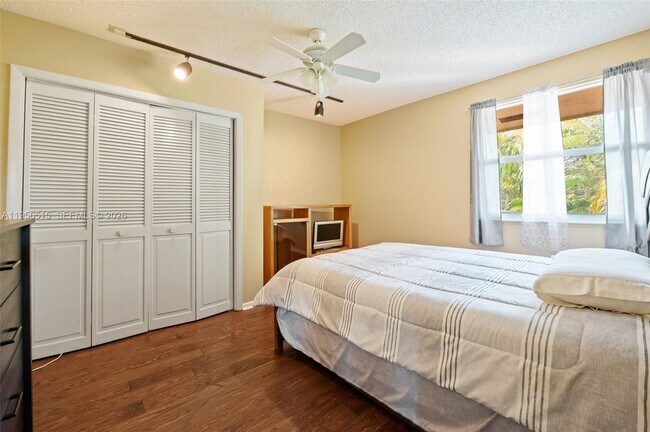 Building Photo - 11400 NW 19th St