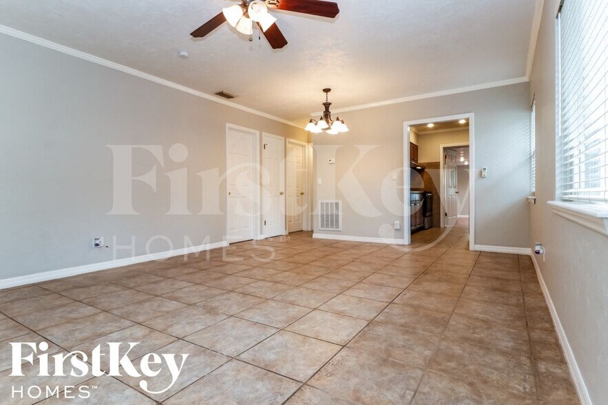 Building Photo - 3113 Union St N