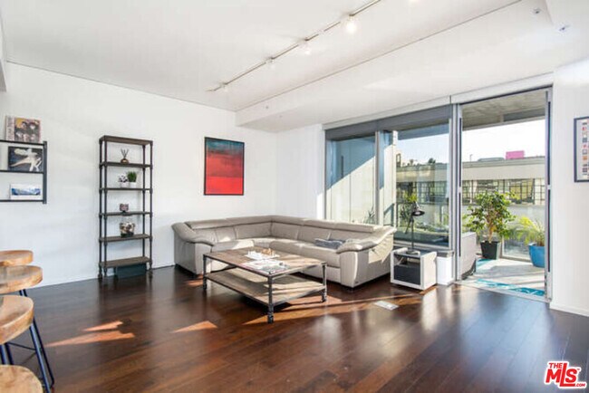 Building Photo - 1155 S Grand Ave