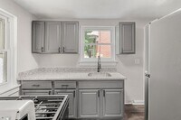 Building Photo - Stunning 2 bedroom home in Penn Avenue available June 1!