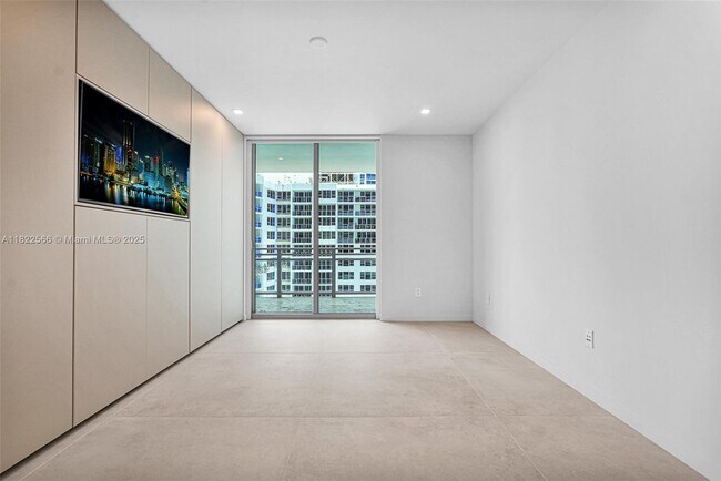 Building Photo - 3535 S Ocean Dr