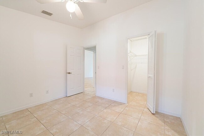 Building Photo - 2009 Pine Isle Ln