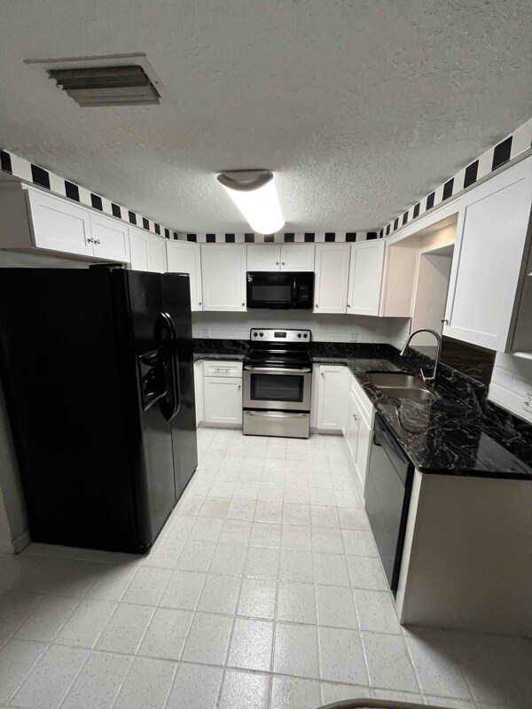 Building Photo - 4934 Amherst Ct