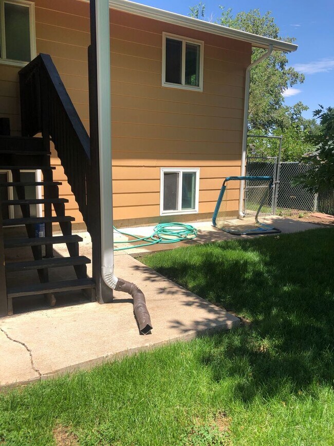 Building Photo - Half of a Duplex Available - 4 Bedroom 2 Bathroom in Lakewood