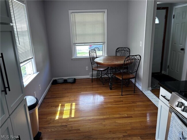 Building Photo - 327 Beebe Ave