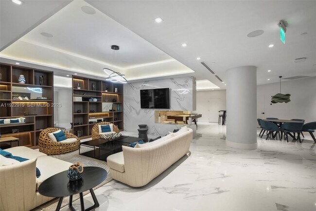 Building Photo - 1000 W Island Blvd