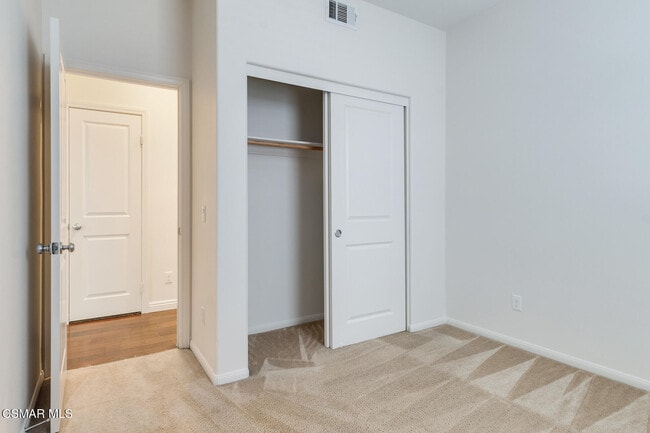 Building Photo - 2952 Palmera Ln