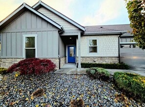 Building Photo - 1704/1706 Danny Boy Ln. Duplex