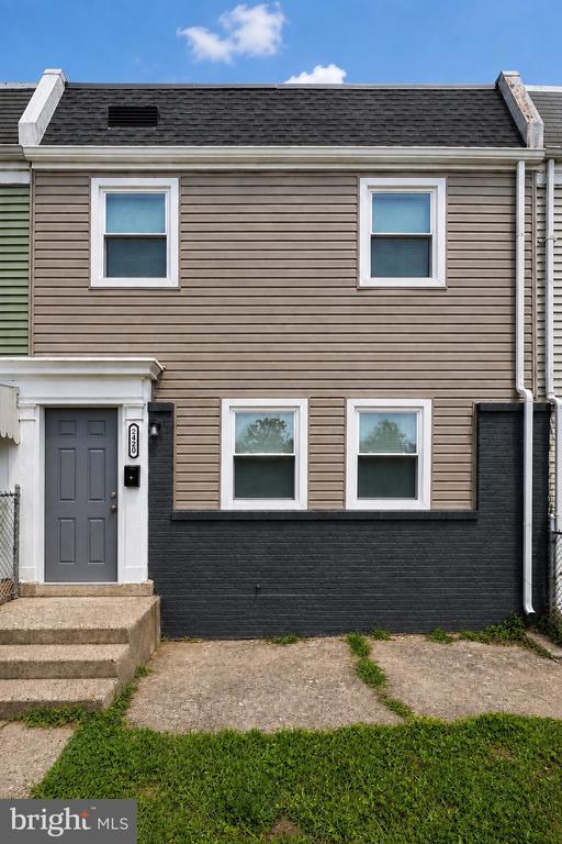 Building Photo - 2420 Liberator St