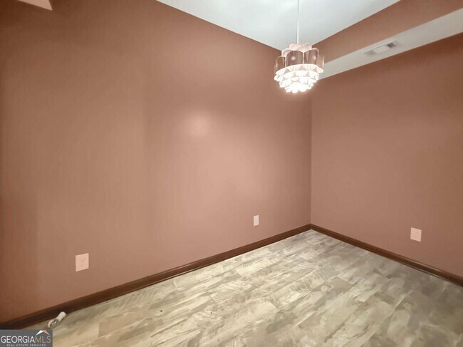 Building Photo - 8275 Majors Ridge Way