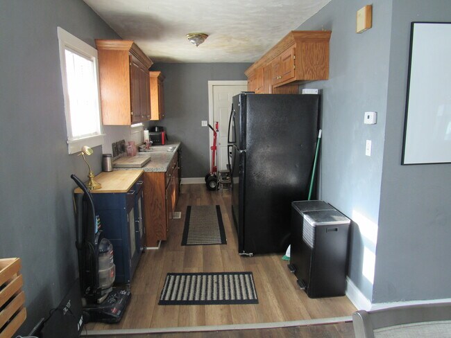 Building Photo - 5004 Euclid Ave