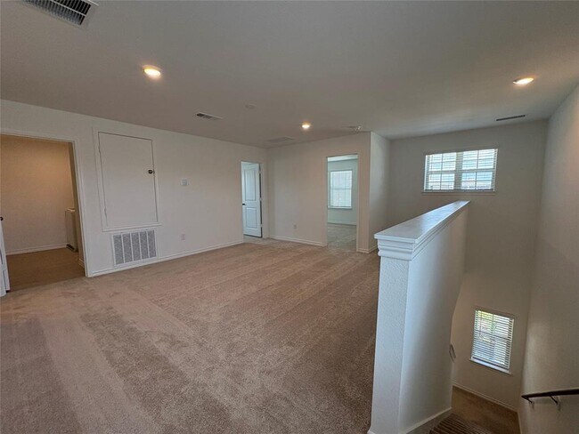 Building Photo - 15190 Cyn Rpds Rd