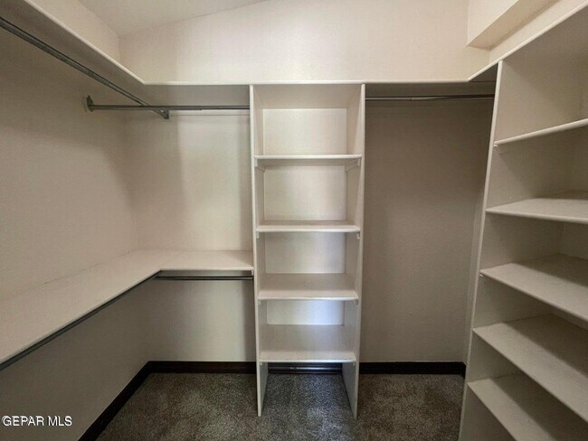 Building Photo - 808 Merriman Dr