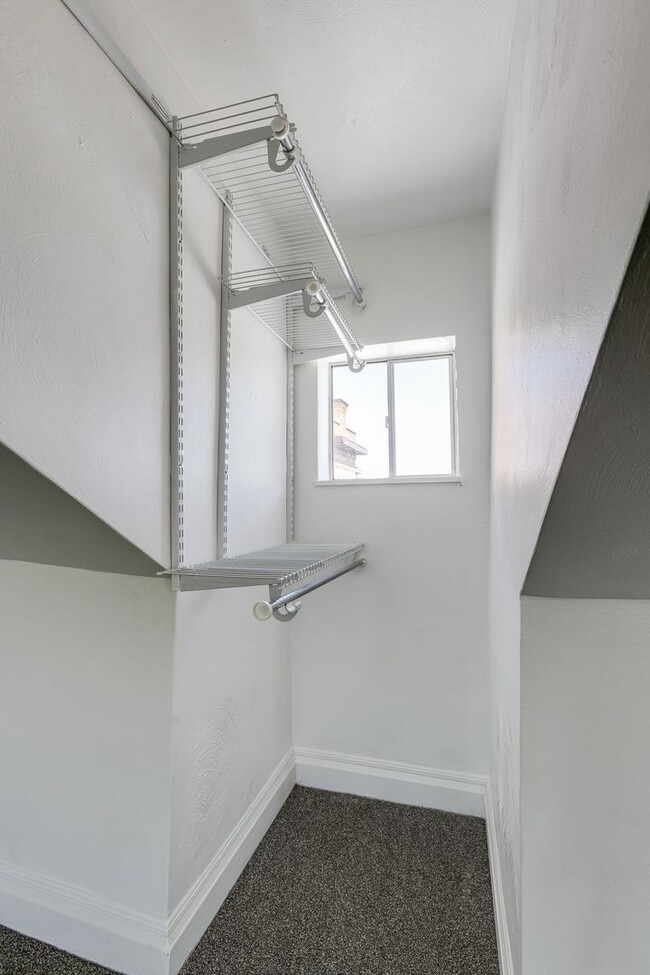 Building Photo - 705 Brownsville Rd